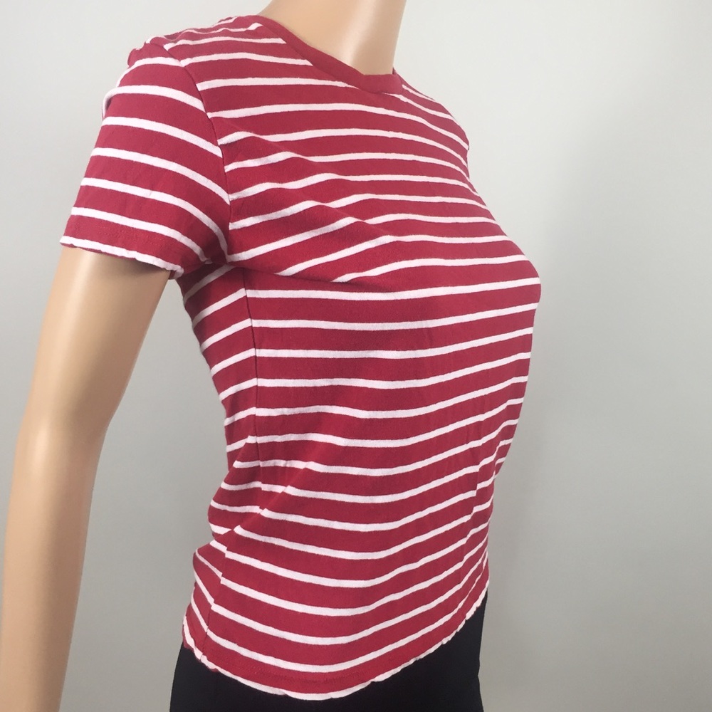 🆕 Brandy Melville Red & White Striped Tee - Picture 2 of 6